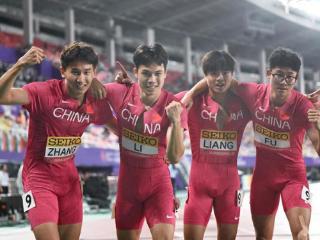 世界田联接力赛︱中国男子4x400米直通世锦赛：“我们瘦小，但最拼搏”