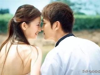 中年女人对你动情了，往往会有这4个“生理性”的表现，骗不了人
