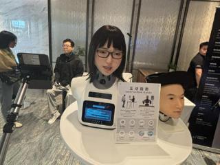 松延动力发布新一代女性仿生机器人小诺：近乎真人面部表情