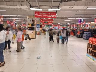 连续报道丨永辉超市六安海心沙店落幕倒计时，市民清仓“捡漏”惜别