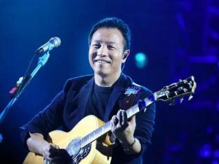 许巍：2次放弃大学，56岁无车无房无孩子，却成为无数青年的偶像