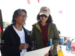 水墨映海棠 丹青绘汉服——“岱顶棠风·丹青雅集”书画活动为2025泰山海棠花开系列活动之登泰山汉服巡游活动赋能增彩