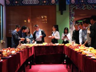日照莒县：万里奔莒赶桃会