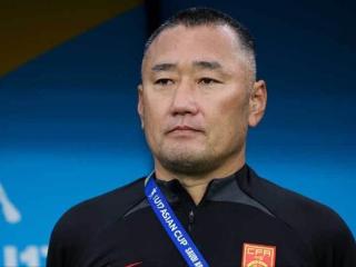 国足媒体狂怼日本教练，水平差不听劝，确实存在干预，但有效果