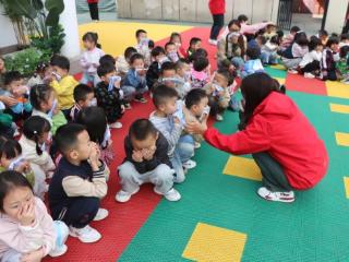 六盘水：消防走进幼儿园 萌娃遇见“火焰蓝”