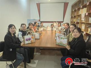 【文化社区建设】德州天衢新区宋官屯街道苗庄社区开展“巧手传情·母爱‘包’容”——母亲节手工活动