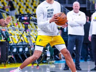 三人20+步行者再胜骑士3-1，哈利11+5+5米切尔12分半场伤退
