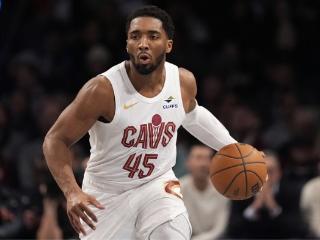 NBA有14支球队取得64+胜场且场均净胜分9+，其中13支进入总决赛