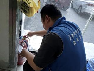 仙营街道秦庄社区开展“筑牢社区安全防线”红五月志愿服务活动