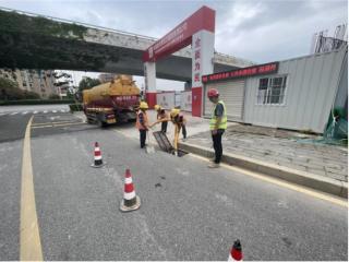 同安新城滨海西大道管廊项目组织管道清淤活动，保障汛期安全