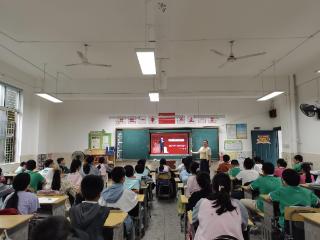 南昌市站前路学校云飞路校区开展“典亮校园 ?法入人心”主题宣传月系列活动