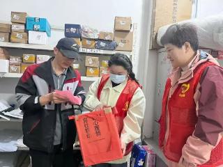 济宁太白湖新区许庄街道鹿港社区开展“送法进社区 ‘典’亮‘新’生活”新业态新就业群体普法宣讲活动