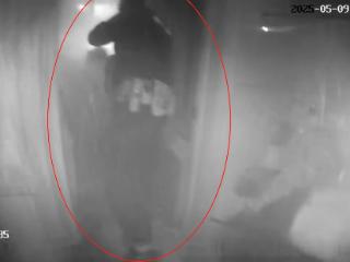 居民楼起火 蚌埠特警迅速转移受困群众