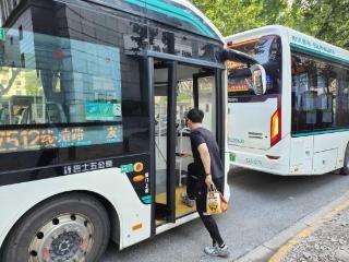 宝山区开通六条便民专线 卫生助力“便利城区”建设