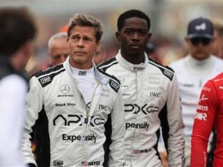 苹果打造！《F1：赛道风云》新预告/海报发布：皮特主演、汉密尔顿出演