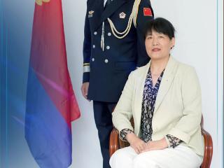 警徽为冕 母爱成光 | 致敬每一位照亮梦想的母亲