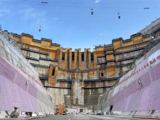 破纪录！在建大坝成功取出12层楼高混凝土芯样