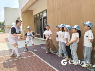 兴义桔山四幼：软式棒垒球创新入园 开启幼儿体育新体验