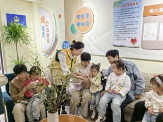 南苑街道欣锦苑社区计生协会开展“温暖相伴 情系夕阳”活动
