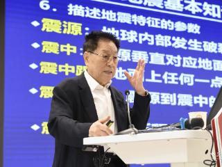 “课本知识活了！” 院士在武汉经开区开讲