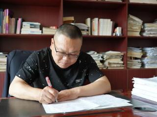 万年中学教师高全红：三十六载育桃李 一片丹心铸师魂