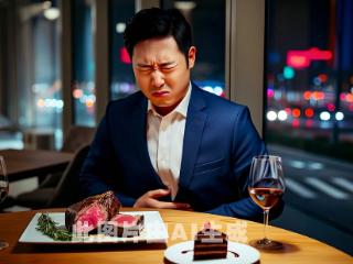 【天眼问医】吃撑别硬扛！缓解胃胀：喝温水温茶或揉肚子