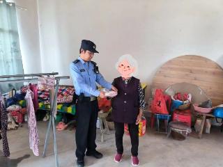 存折现金“不翼而飞”？肥东警方帮八旬老人找回