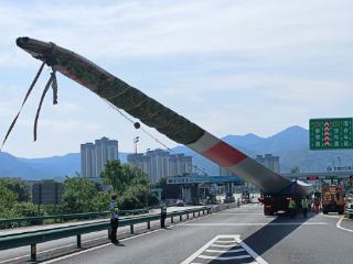 百米“巨无霸”如何畅行高速？