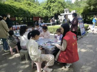 任城区南苑街道水景园社区开展“布袋星球 环保特工队”活动