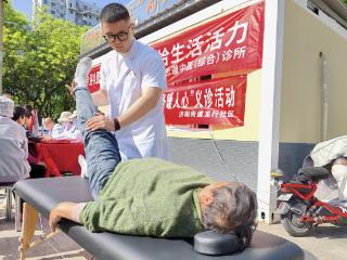 济阳街道龙行社区开展“信用领航 医暖民心”义诊活动