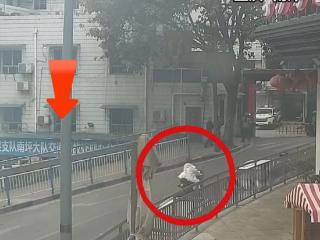 醉驾+无证+炸街！嚣张男交警队门口“轰油门求锤”，结局极度舒适