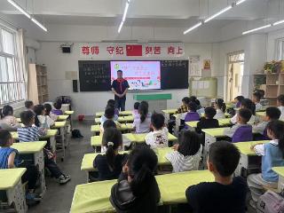 莒南二小一年级开展队前教育系列活动