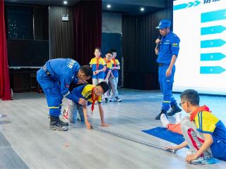 江西金溪：防溺宣传进校园 委员护童献爱心
