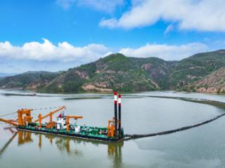 我国首艘大功率可拆装环保绞吸船投入使用：年清淤量超600万立方米