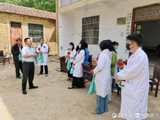 鄄城农商银行大埝支行情暖护士节 传递农商温度