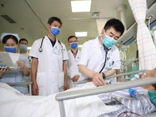 邢台市中心医院党委书记郭立新荣获“全国先进工作者”称号