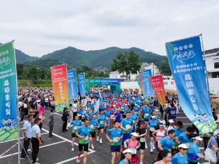 “悦”跑山水间 乐享田园美