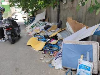 小8跑街丨消防通道堵塞、违规停放电动车、机动车……西安这些小区消防存隐患