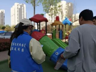南苑街道水韵城社区开展《反有组织犯罪法》宣传活动