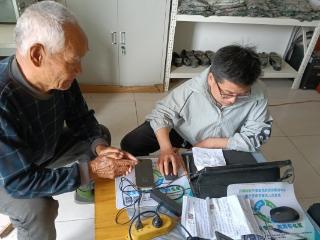 济南市寨里镇薛埠村联合寨里卫生院开展免费健康查体活动