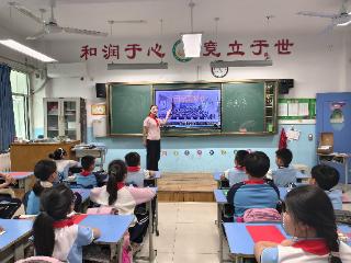 爱伴成长 感恩有您——东营市东营区第一中学开展“感恩母爱”系列活动