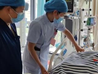 遵义市中医院何思莲：守护生命的“重症玫瑰”