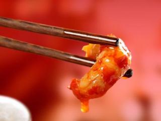 小龙虾价格腰斩 业内人士：还会再降