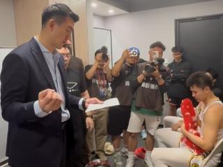 广厦夺G4更衣室！王博点三取胜原因，督促保护身体，讲话异常冷静