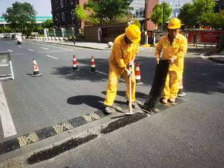 告别“颠簸路” 及时拆除废弃减速带