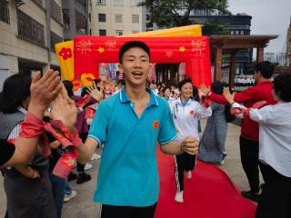 中考动员大会：乾坤圈握志，风火轮踏胜