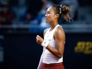2-0！郑钦文将萨巴伦卡打到崩溃爆粗：生涯首胜对手 提193万奖金