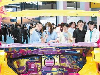 “展”出实力  “展”出信心