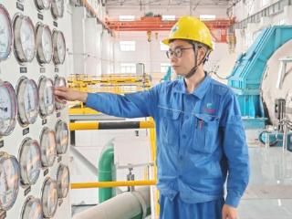 用奋斗书写青春篇章——记方大集团青年岗位能手 曾飞翔