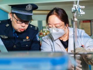 篡改检测数据致企业损失3000万 质检员天天出入高档娱乐场所露马脚
